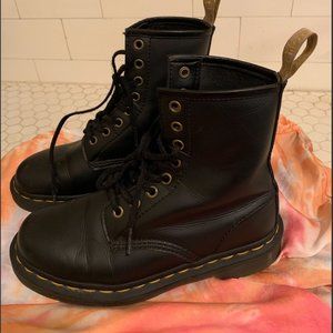Dr. Martens 1460 FELIX LACE UP BOOTS